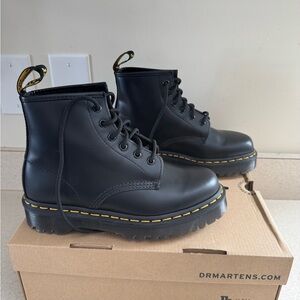 Dr Martens Black Smooth Leather 101 Bex Ankle Boots. US Womens Size 7, Mens 6.